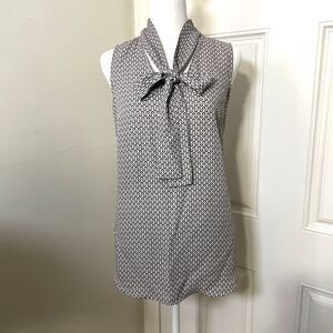 Adrianna Papell Sleeveless Blouse Womens Black White Geometric Tie Neck Size S